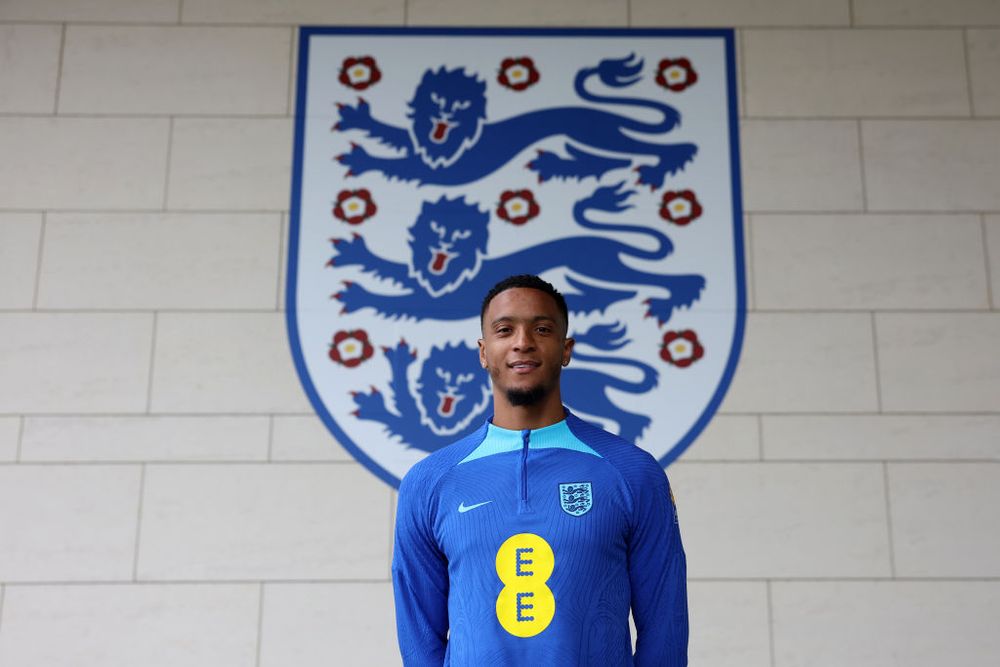 Ezri Konsa.