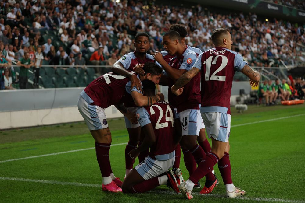 v Legia Warszawa.