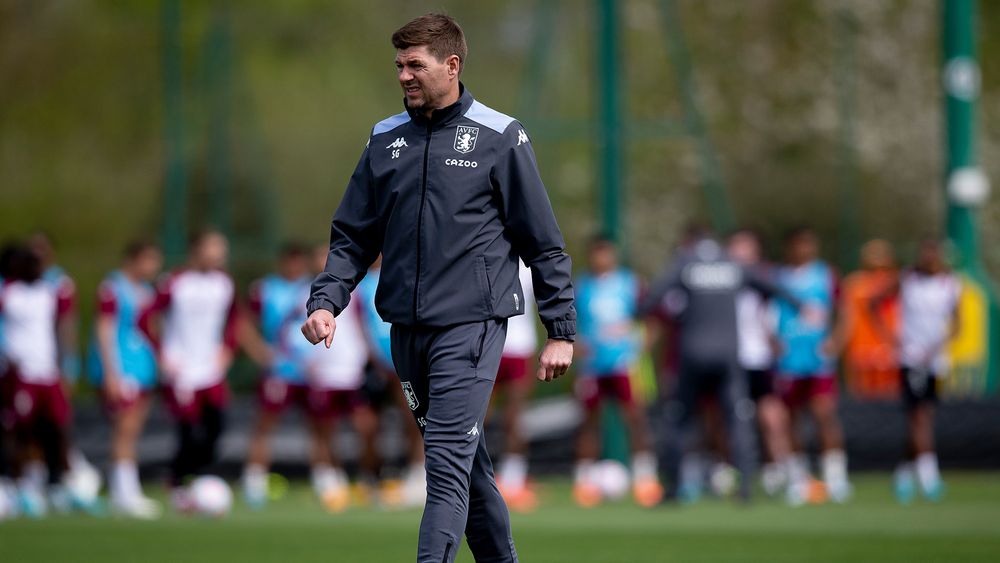 Squad train ahead of Leicester City game.