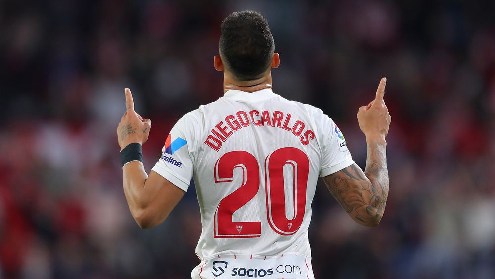 Diego Carlos.